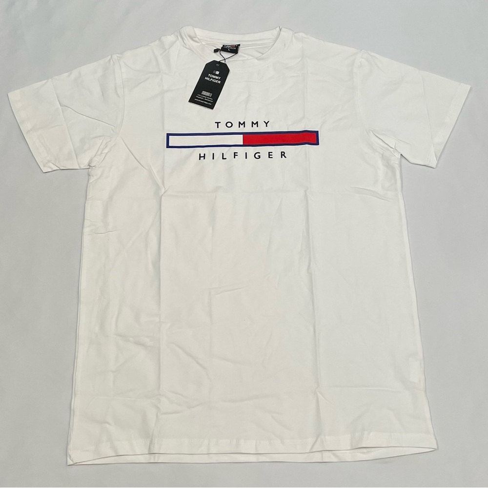 NWT Tommy Hilfiger T shirt white size large